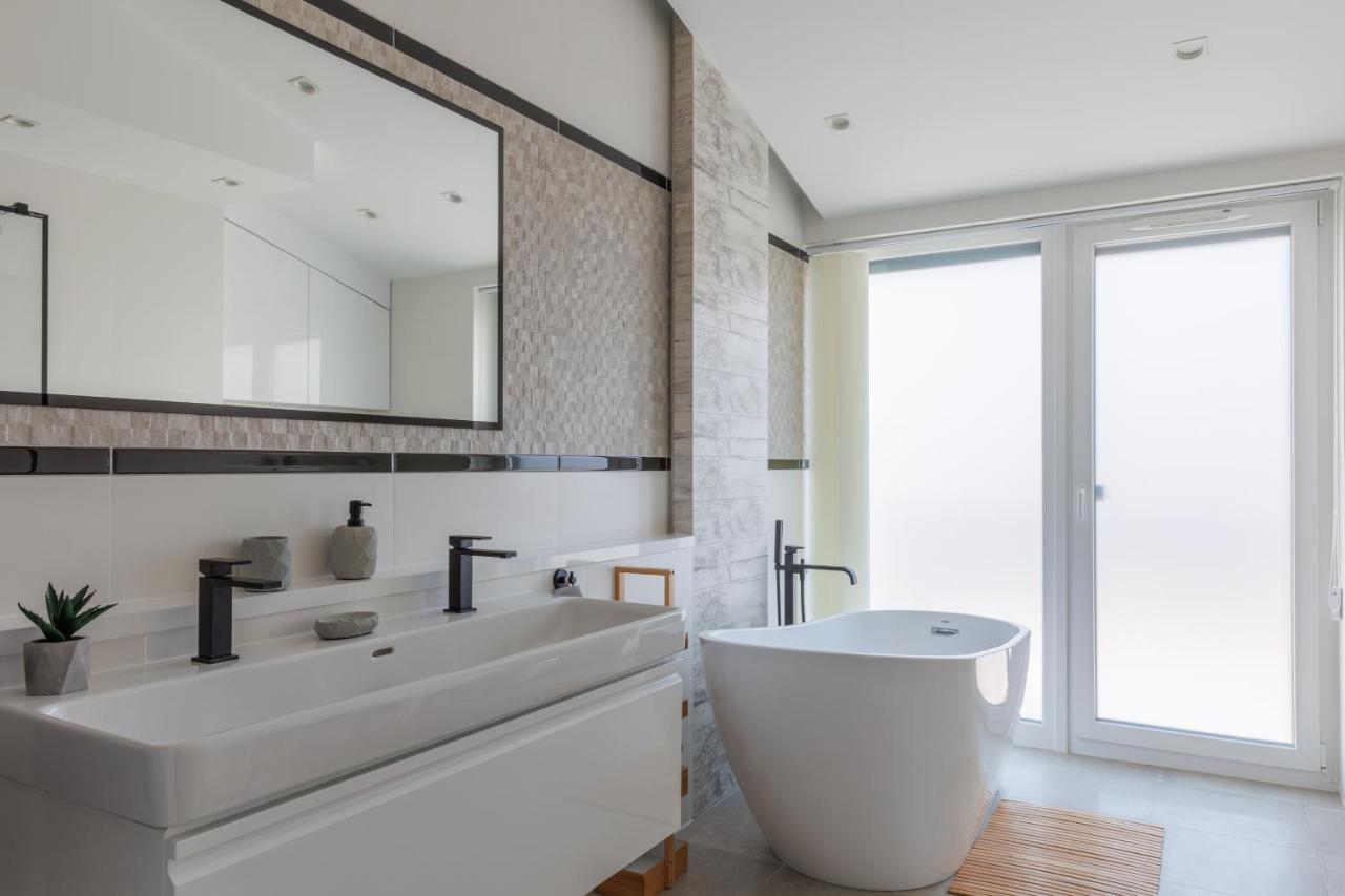 Noir Hotel - Penthouse Apartman سيغيد المظهر الخارجي الصورة